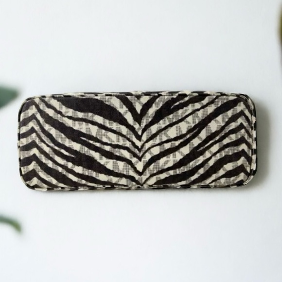 MICHAEL KORS Jet Set Travel MD Tote Brown Signature Tiger Stripe PVC - Picture 5 of 13